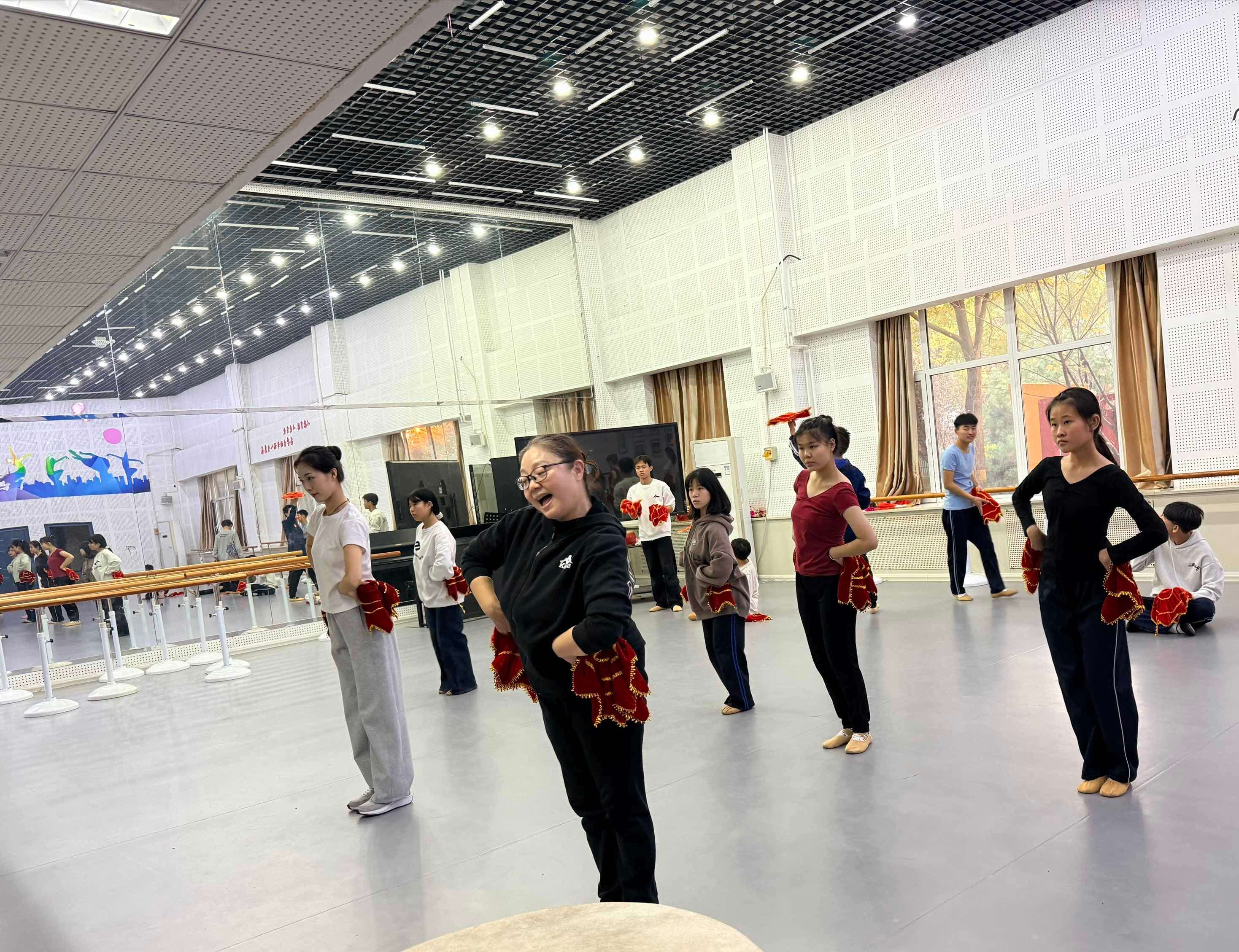 李霞1 (2).jpg